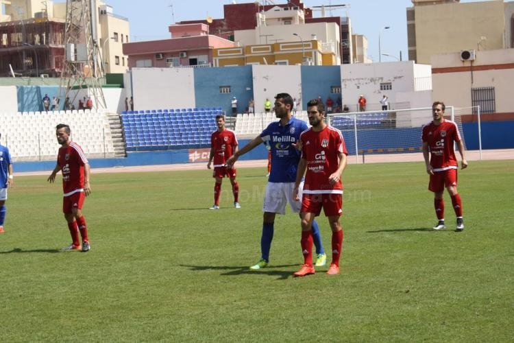 Un Melilla muy efectivo de cara a gol, sin tirar cohetes, barre del campo a un frágil Mérida (4-0)