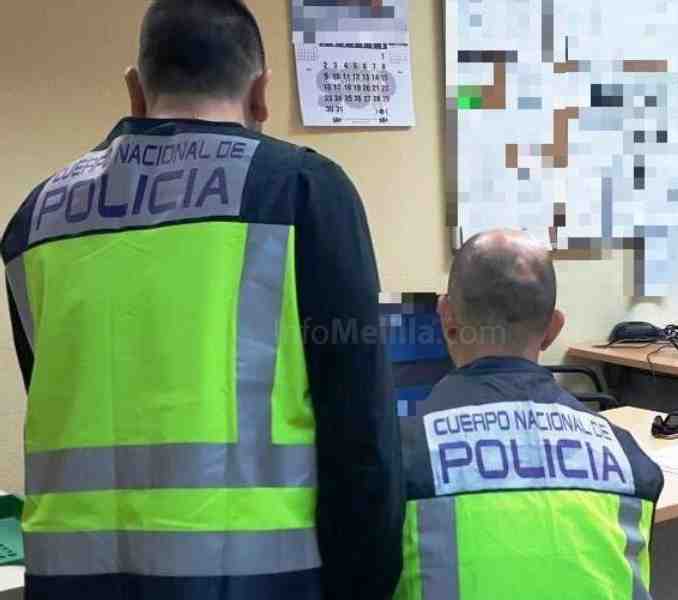 La Policía detiene a dos individuos por intento de robo en un establecimiento