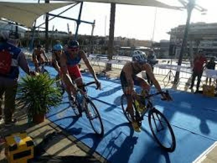 Copa de Europa de Triatlon: Sharp en masculino y Vanek en féminas, los vencedores