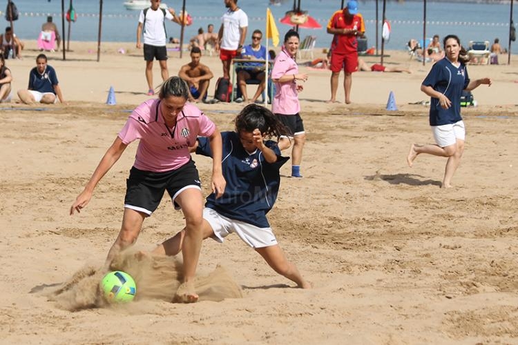 Melilla albergará del 15 al 17 de septiembre la I Copa RFEF de Clubes de Fútbol Playa Femenino