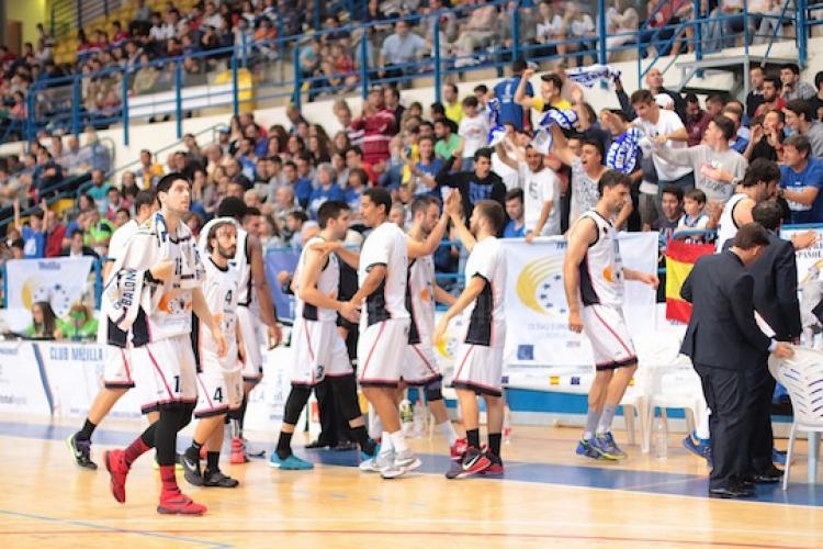 El Melilla Baloncesto se aferra al Javier Imbroda y su afición