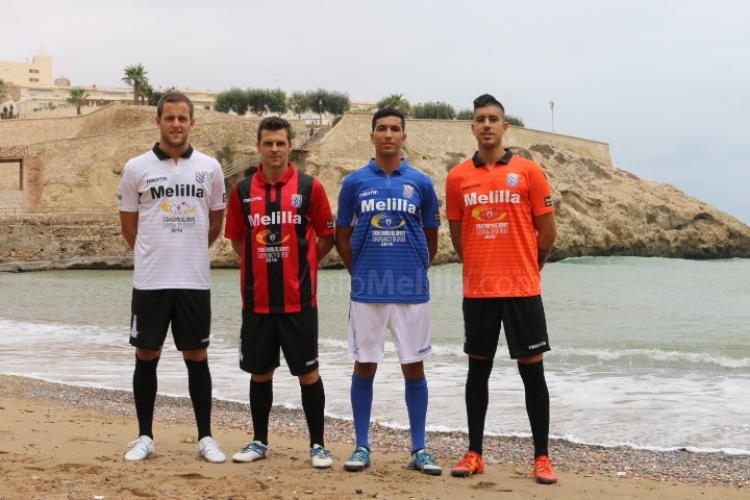 La U.D. Melilla presenta sus nuevas equipaciones