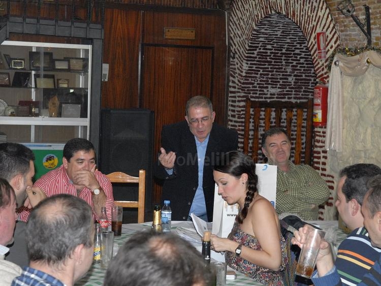El presidente saliente, Avelino Gutierrez, con algunos asociados
