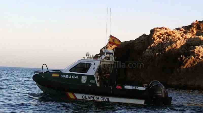 La Guardia Civil rescata a un menor melillense que estaba a punto de ahogarse en la playa