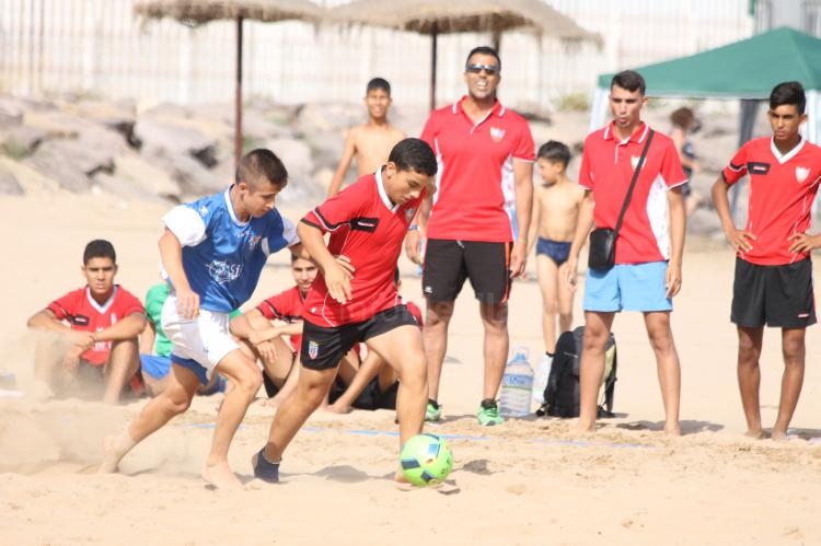 El Rusadir CF se adjudica el trofeo de campeón autonómico de fútbol playa cadete