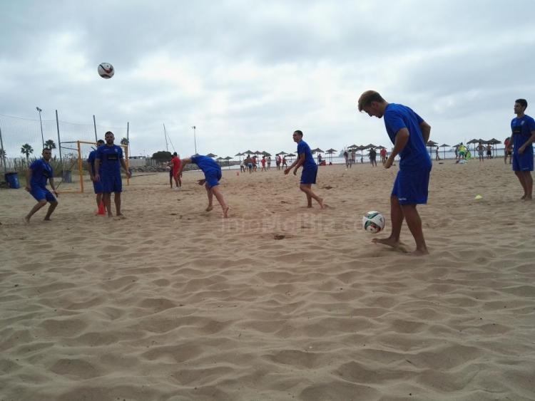 Unión Deportiva Melilla: Nueva sesión de entrenamiento en gimnasio, playa y campo de juego
