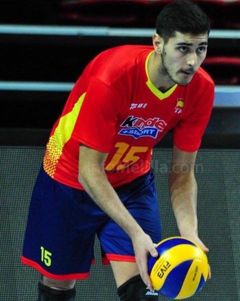 El Club Voleibol Melilla gana la pugna por Francisco Javier Iribarne