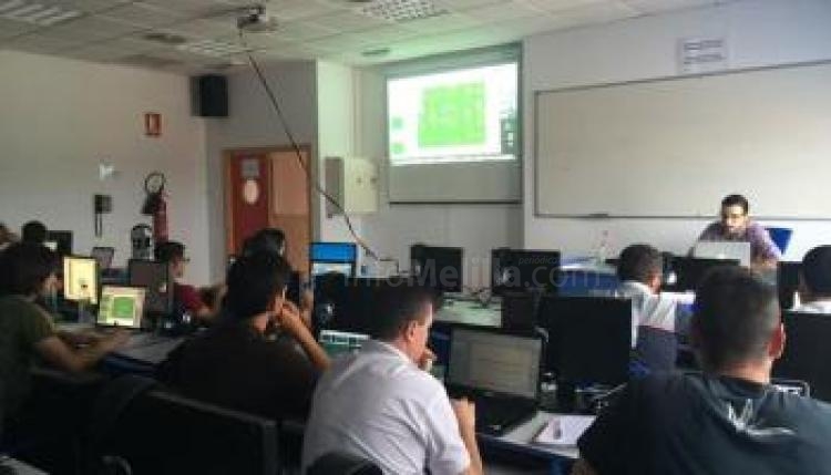 Tres miembros del Club Voleibol Melilla realizan el curso de Scout