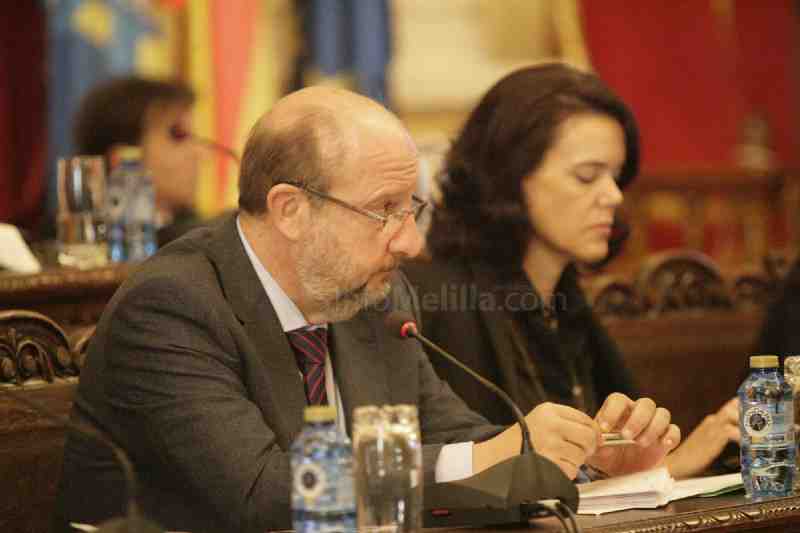 El Gobierno de Melilla mediará entre la empresa de limpieza viaria y su plantilla para solucionar problemas y mejorar el servicio