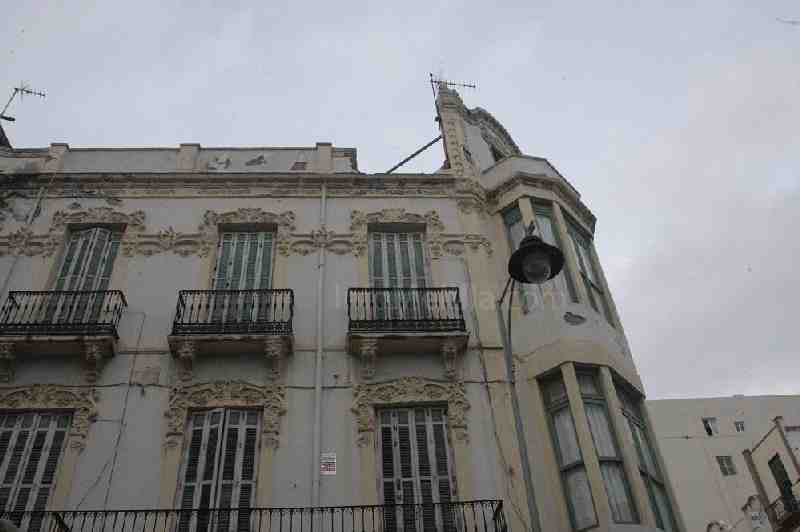 La fuerza del terremoto deja dañado el patrimonio modernista de Melilla