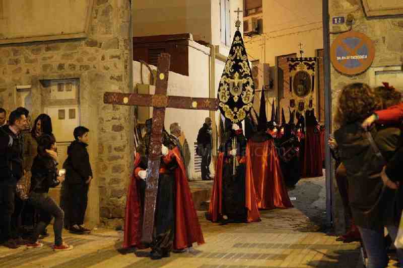 El Cristo Humillado muestra a los melillenses sus heridas y su dolor en la noche del Martes Santo