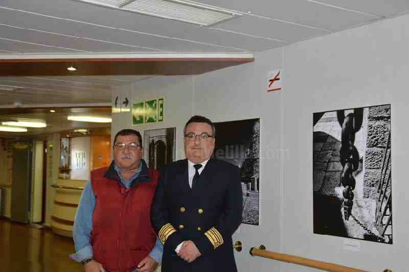 Los buques 'Fortuny' y 'Sorolla' exponen una colección de fotografías de Melilla la Vieja de Paco Rubio