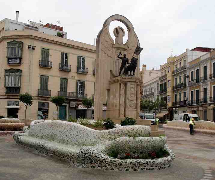 Melilla estudia retirar monumento de Héroes de España tras eliminar su simbología