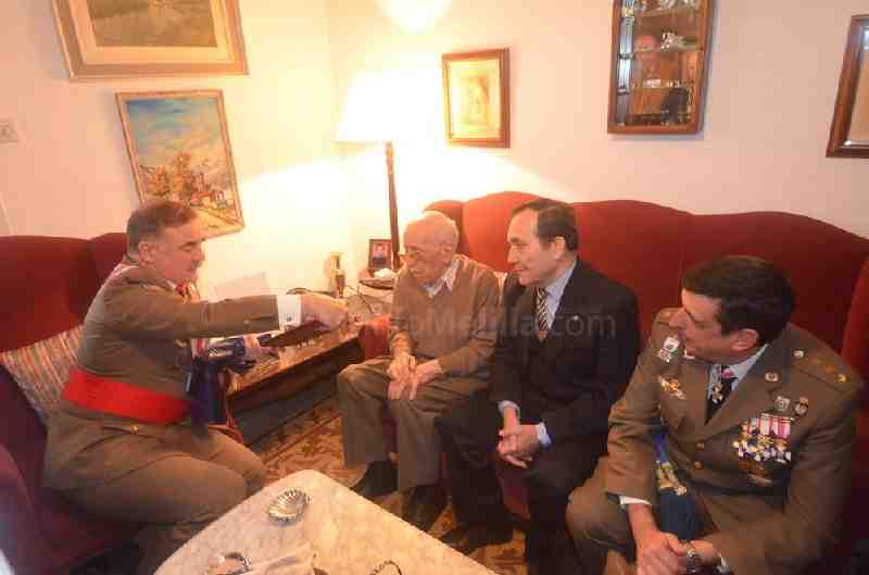 La COMGEMEL homenajea al Capitán Caballero Legionario retirado Genadio Basante, a punto de cumplir los 100 años