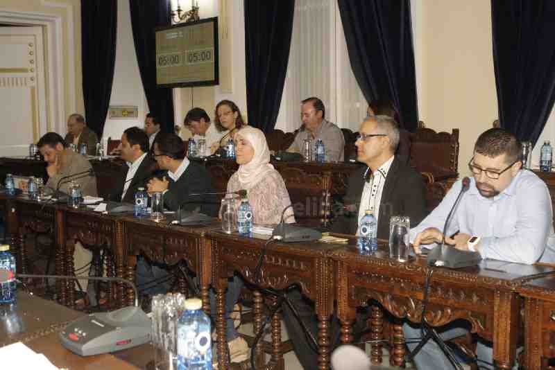 La oposición pide dividir los plenos de control presentando solo interpelaciones