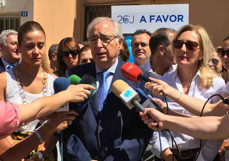 Imbroda: El PP pelea por la unidad de España a rajatabla y nada de aventuras raras