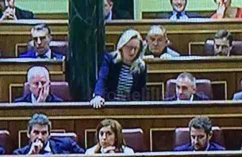 Dueñas durante la votación en la segunda sesión de investidura de Sánchez