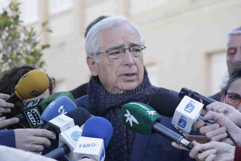 Imbroda, satisfecho por licitación obras de carreteras Beni-Enzar y Farhana