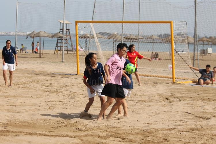 El Torreblanca CF vence a la Peña Real Madrid en la final del Campeonato Autonómico de Fútbol Playa Femenino