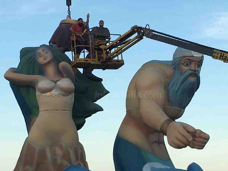 Melilla conjura a la suerte por San Juan con un homenaje a los dioses clásicos