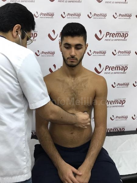 Los jugadores del Club Voleibol Melilla pasan reconocimiento médico
