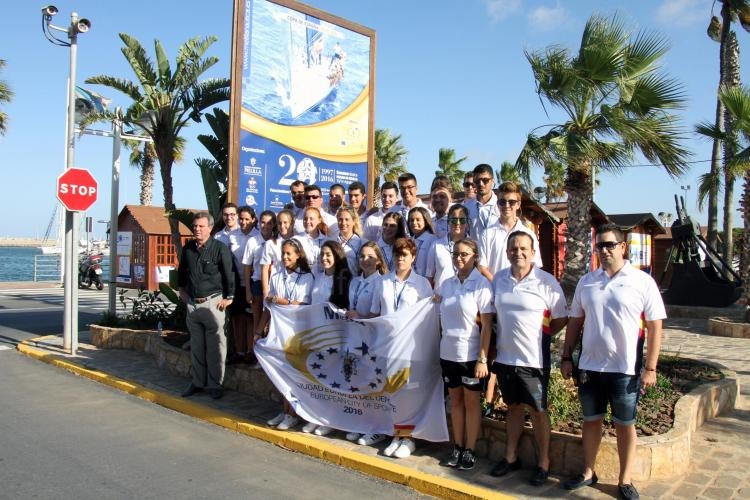 Los voluntarios de la Semana Náutica, el auténtico motor de la Regata