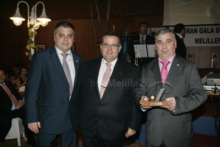 En la Gala del Deporte recogiendo un trofeo