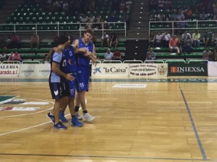 Un mermado Melilla Baloncesto compite hasta el final en Cáceres (64-60)