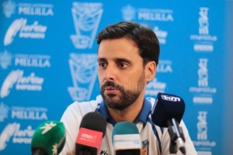 Alejandro Alcoba (Técnico CB Melilla): “Peixegalego es un rival engañoso"