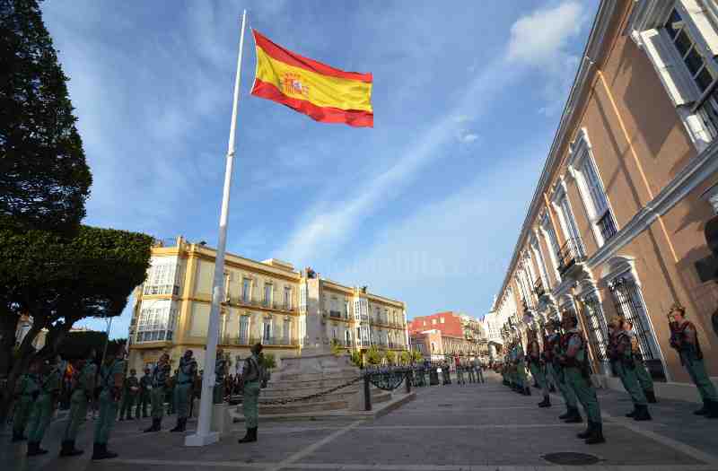 La Legión realizó el arriado de Bandera en el monumento de los Héroes de Taxdirt