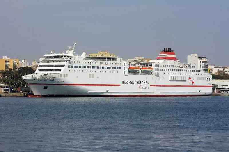 Melilla ha emitido en 2015 casi 30.000 bonos para subvencionar el transporte en avión y barco a colectivos especiales