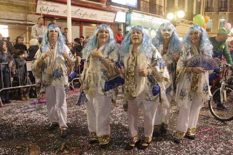 Una espectacular cabalgata y la tradicional quema de la sardina pusieron el broche de oro al Carnaval de Melilla 2016