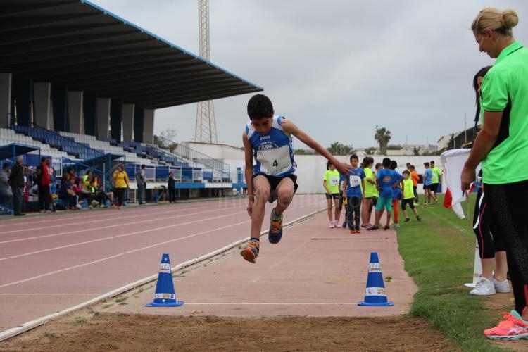 Atletismo: Comenzaron los juegos escolares en las pistas deportivas del estadio Alvarez Claro