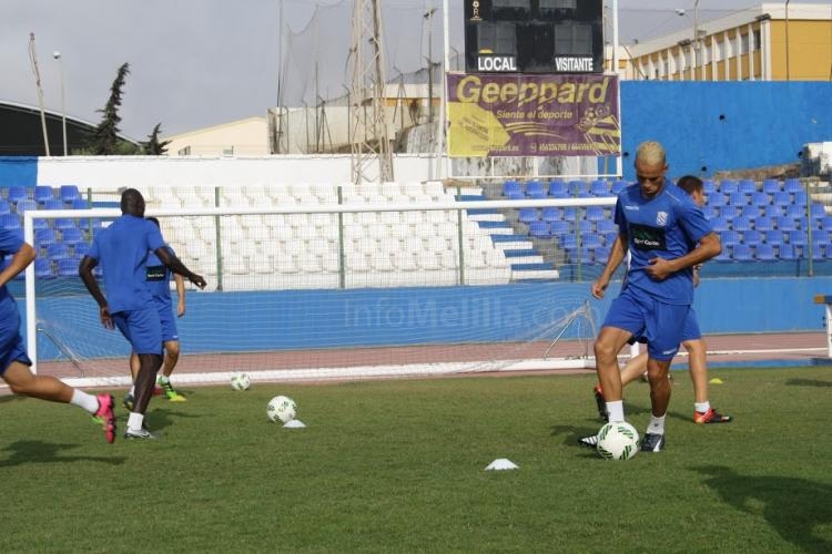 La U.D. Melilla afronta su particular cuenta atrás para el partido ante el Cartagena