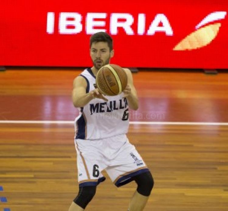 Jorge Sanz seguirá una temporada más en el Melilla Baloncesto
