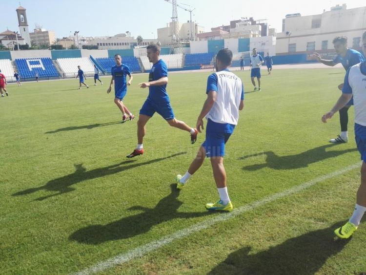 Unión Deportiva Melilla: El conjunto azulino afronta sus últimos días de preparación