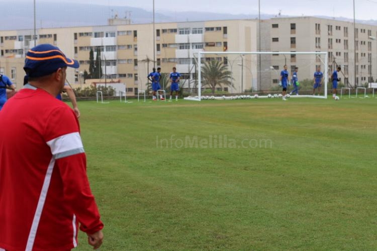 Unión Deportiva Melilla: Trabajo, trabajo, y más trabajo