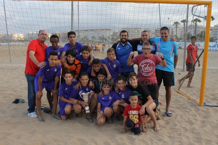 Peña Barcelonista y Peña Real Madrid, campeones del autonómico de fútbol playa alevín e infantil