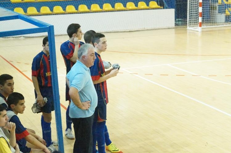 Gabi González Ufarte, técnico peñista balugrana en plena dirección de un partido