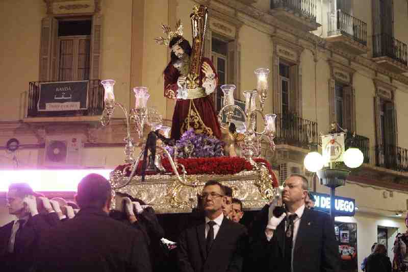 El Nazareno y la Virgen de las Lágrimas acuden fieles a su cita con el Miércoles Santo melillense