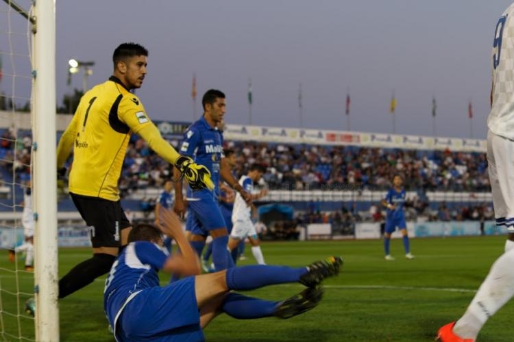 La U.D. Melilla vuelve fortalecida del traspiés en Marbella