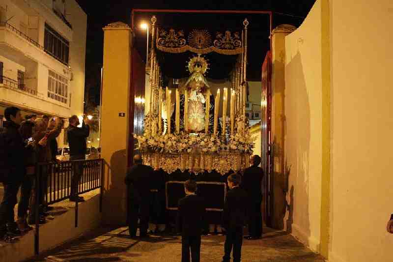 El Nazareno y la Virgen de las Lágrimas acuden fieles a su cita con el Miércoles Santo melillense