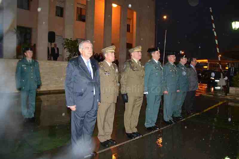 La Guardia Civil realiza un solemne y emotivo arriado de bandera para despedir al coronel Jefe de la Comandancia