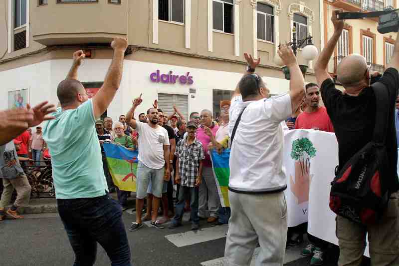 Unas 900 personas protestan por la prohibición de entrada de corderos marroquíes en Melilla