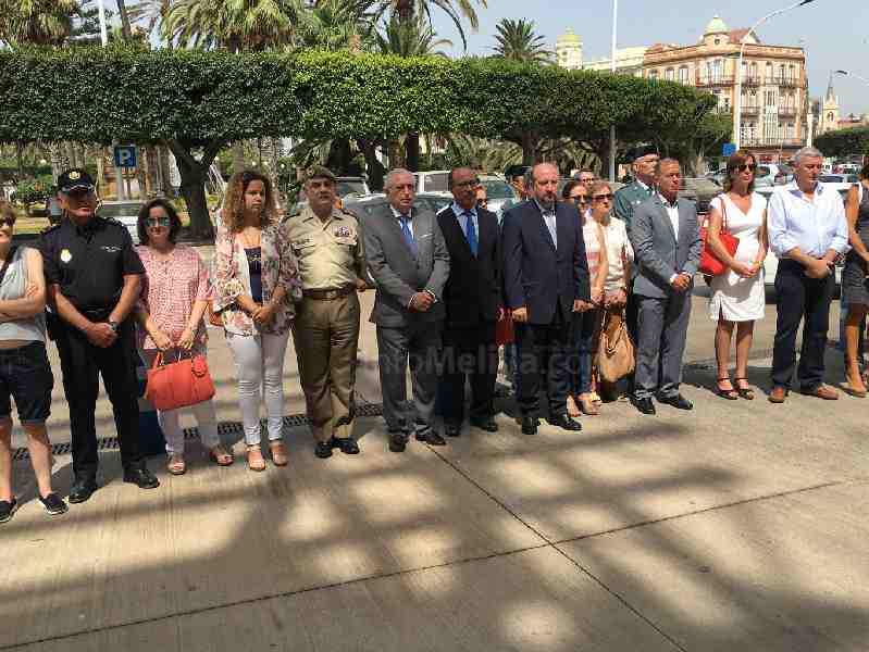 Un minuto de silencio en Melilla en recuerdo de a joven asesinada por su expareja