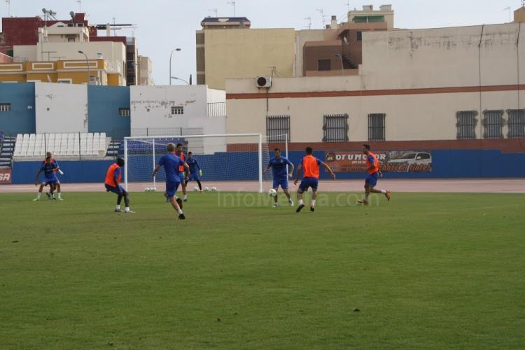 La U.D. Melilla afronta su particular cuenta atrás para el partido ante el Cartagena