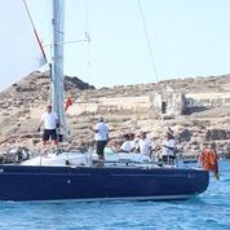 "Icue IV" lidera la flota de la "Regata Dos Continentes" a su paso por Chafarinas