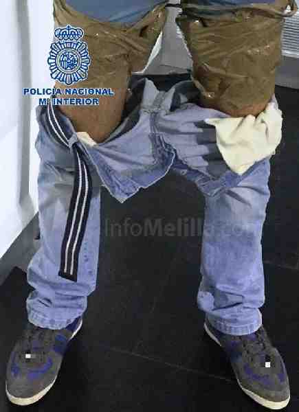 Detenido un joven melillense cuando pretendía embarcar hacia la península con dos tabletas de hachís adosadas a las piernas