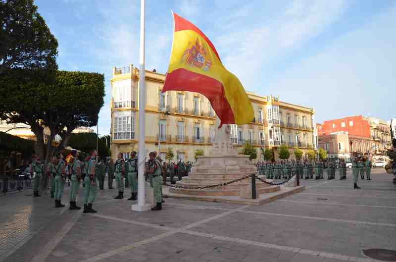 La Legión realizó el arriado de Bandera en el monumento de los Héroes de Taxdirt