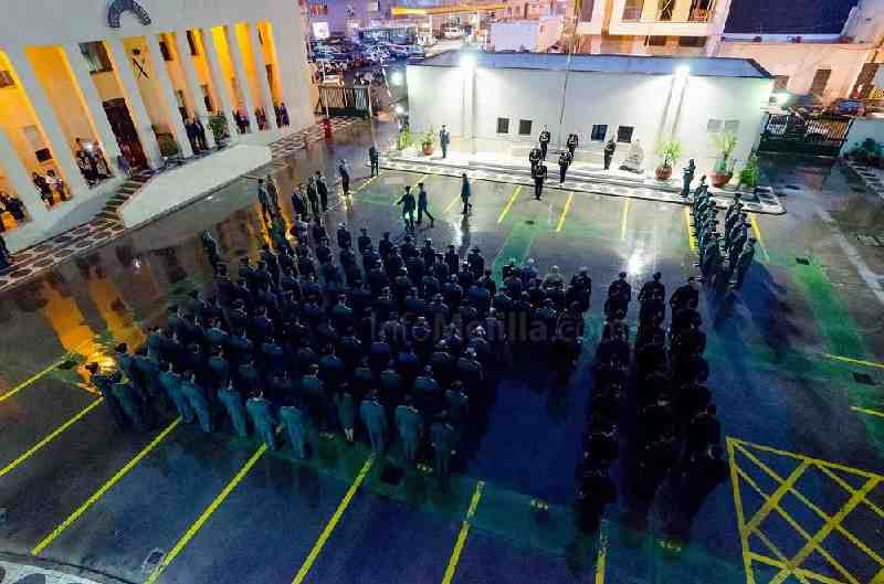 La Guardia Civil realiza un solemne y emotivo arriado de bandera para despedir al coronel Jefe de la Comandancia